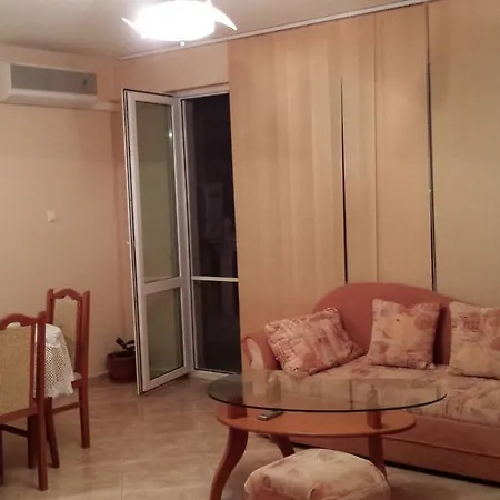Melos Appartement *
